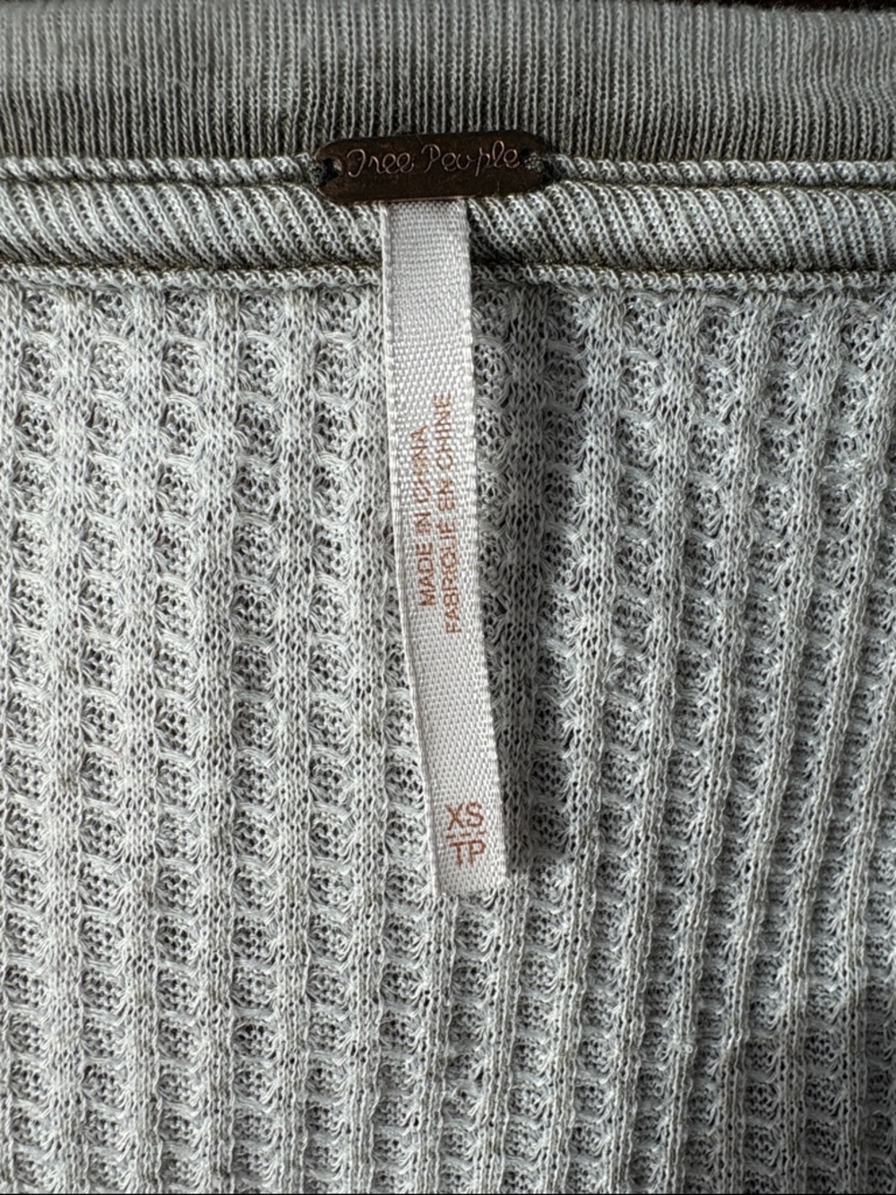 Free People Light Gray Waffle Knit V-Neck Women's Top - Picture 2 of 4